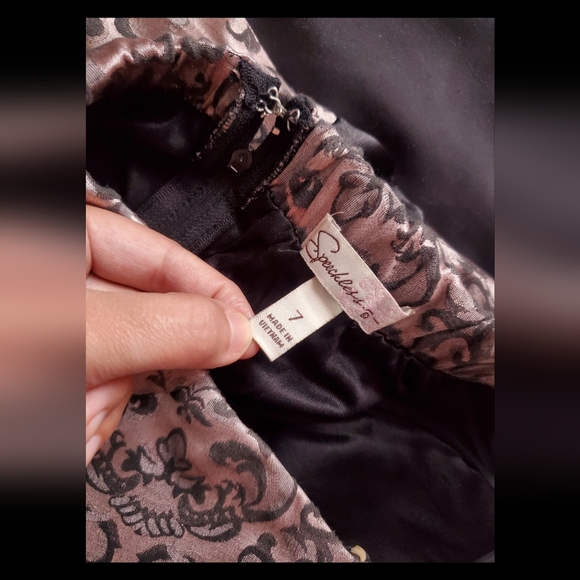 Dress - Picture 6 of 6